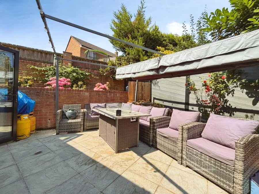 Hornbeam Close, Newport, PO30, photo 17