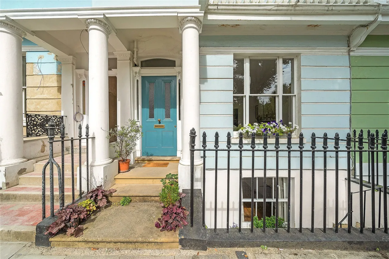 Chalcot Square, Primrose Hill, London, NW1, photo 5