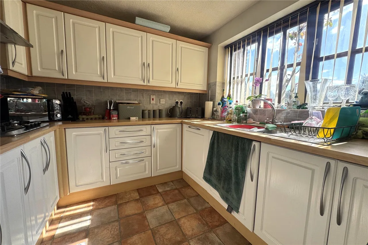 Rosewood Way, West End, Woking, Surrey, GU24 9PF, photo 2