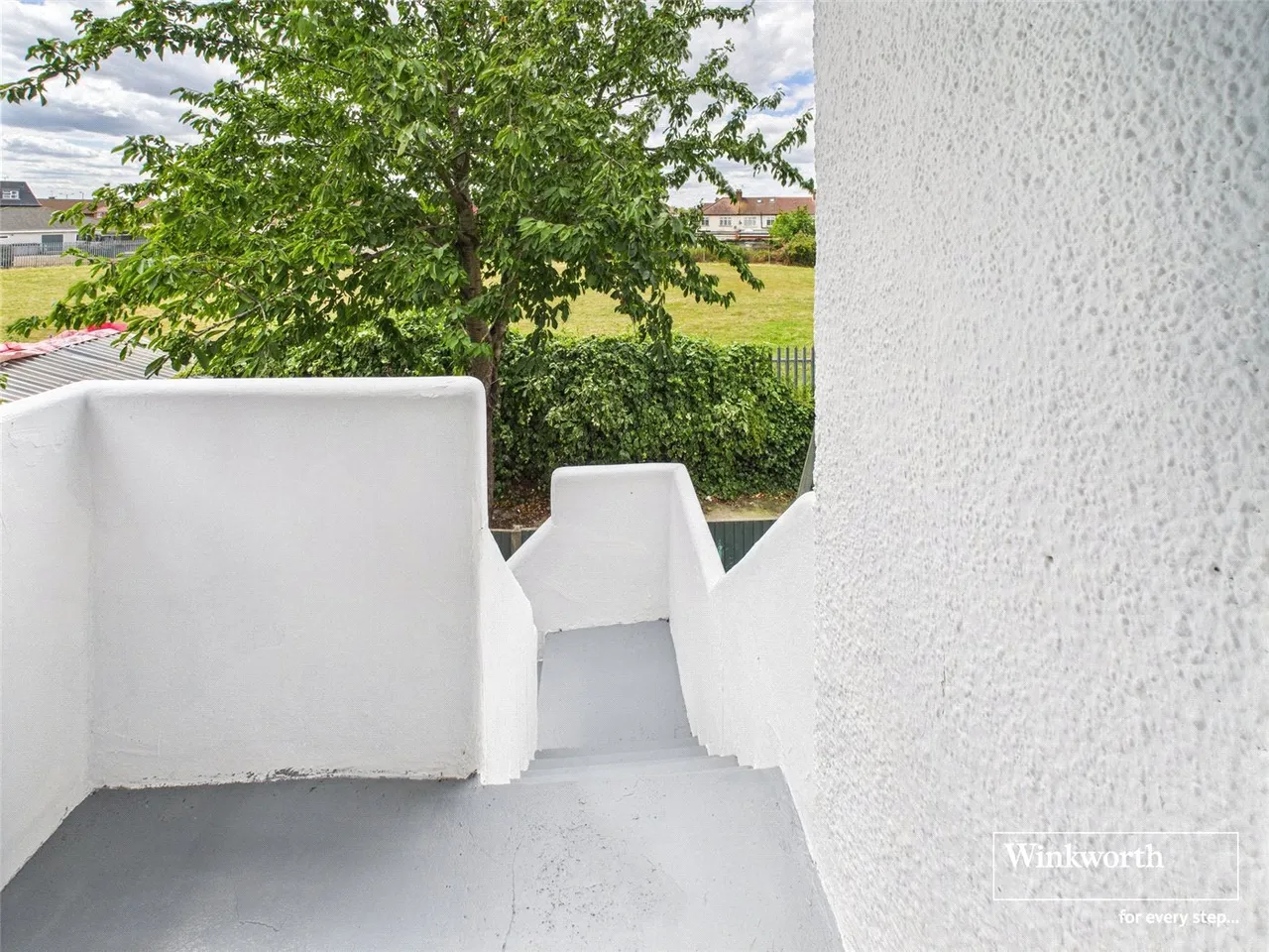 Honeypot Lane, Kingsbury, NW9, photo 2