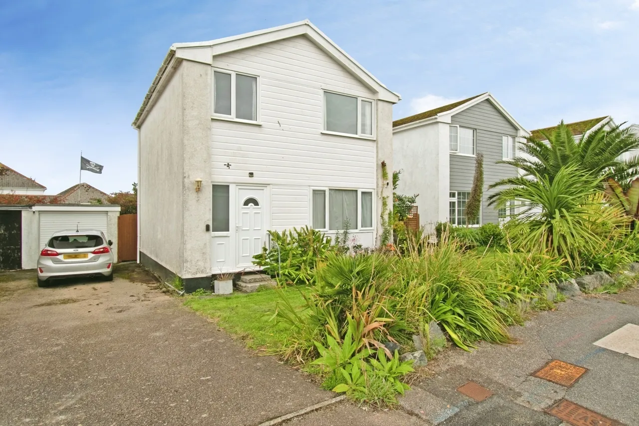 3 bed house for sale, Trembel Road, Helston, TR12
