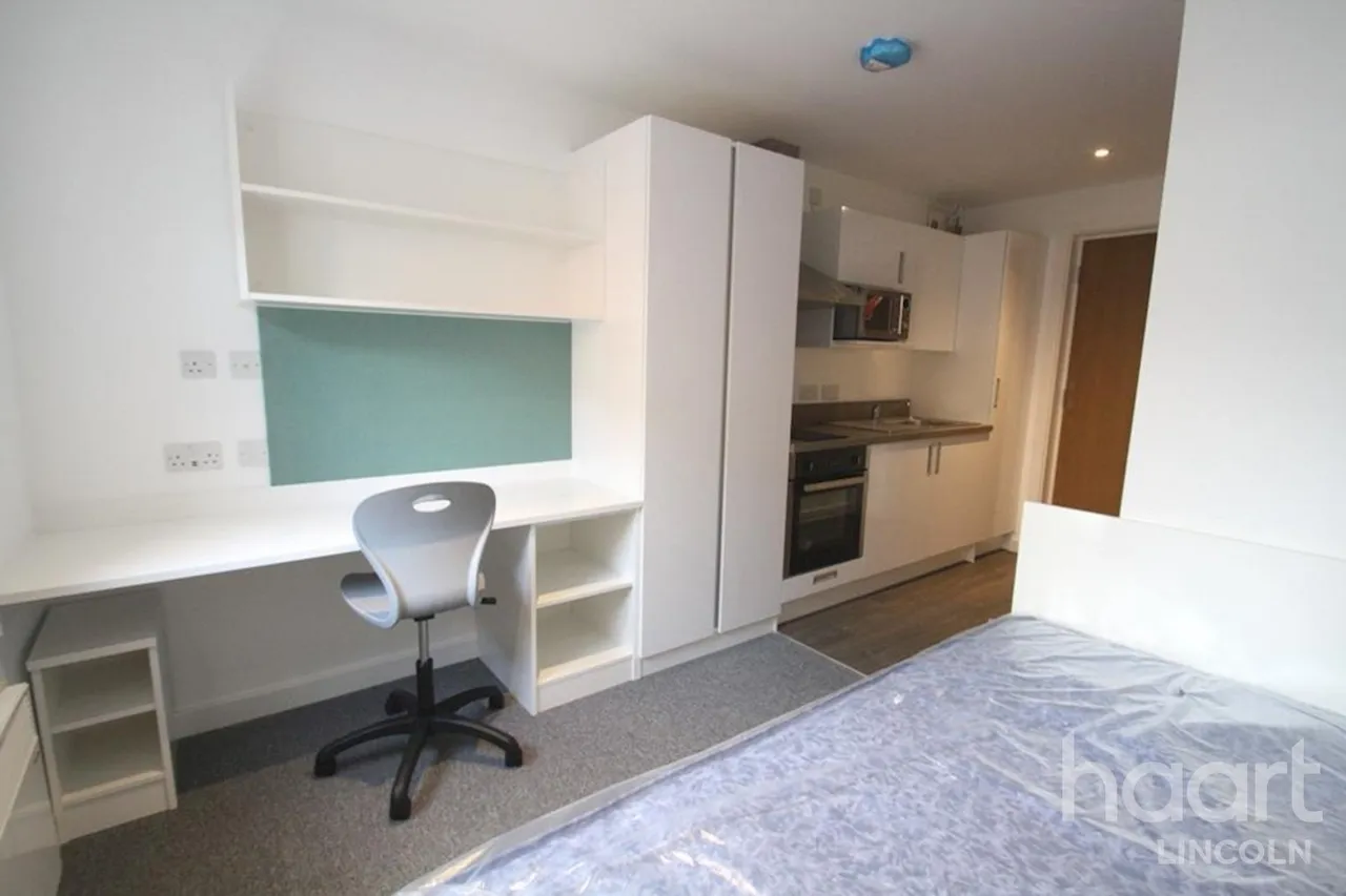 Fitzwilliam Place, High Street, LN5, photo 2