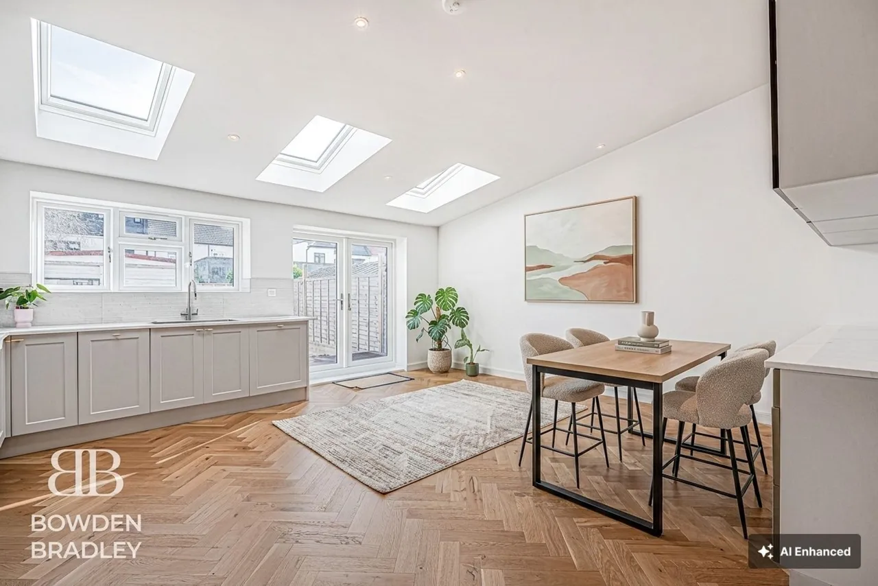 Middleton Gardens, Gants Hill, IG2, photo 12