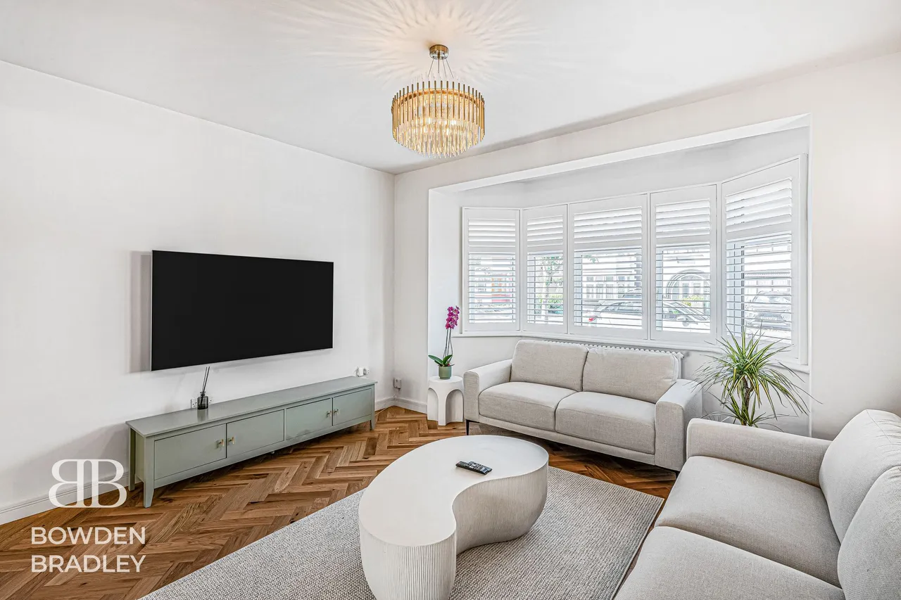 Middleton Gardens, Gants Hill, IG2, photo 4
