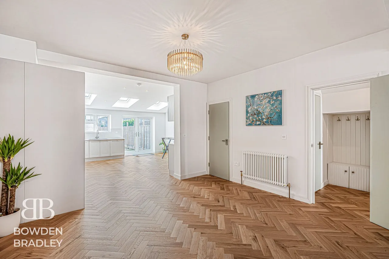 Middleton Gardens, Gants Hill, IG2, photo 11