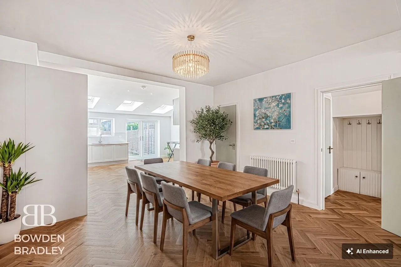 Middleton Gardens, Gants Hill, IG2, photo 10