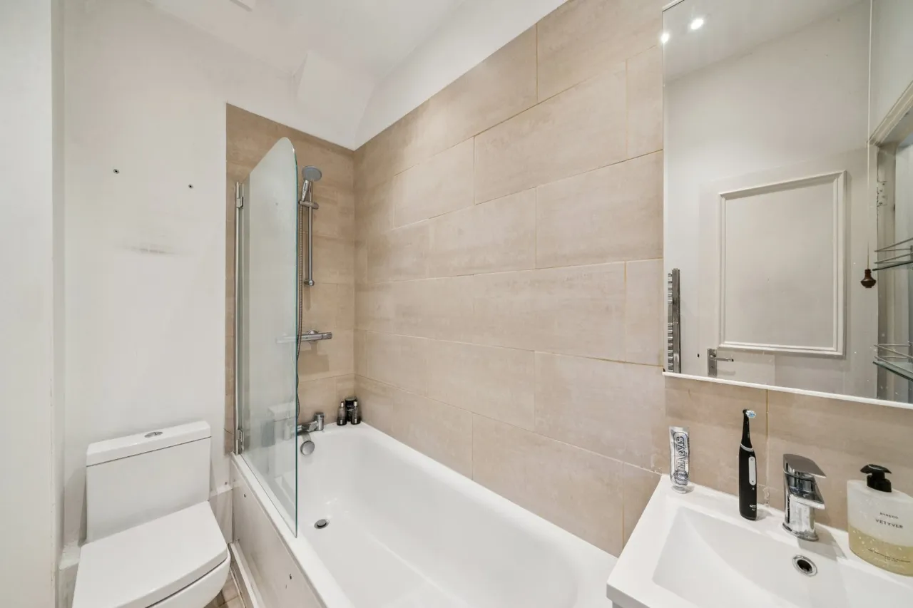Nightingale Lane, London, SW12, photo 5