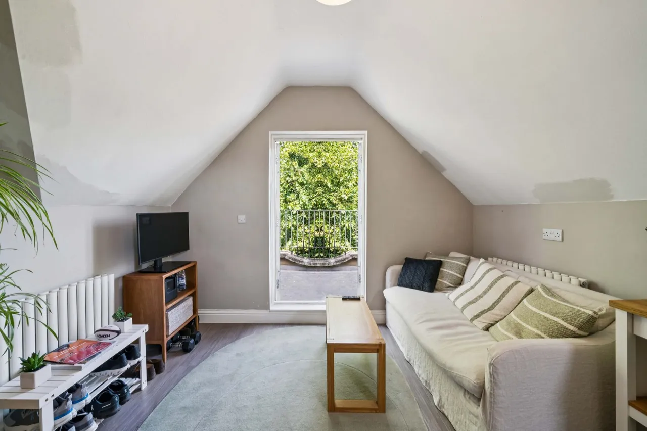 Nightingale Lane, London, SW12, photo 2