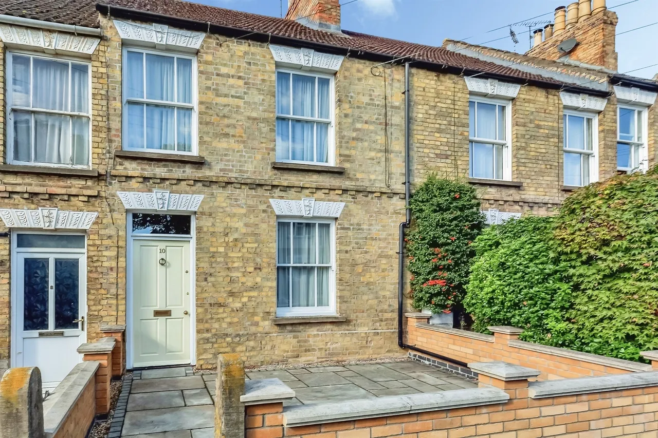 2 bed house for sale — Conduit Road, Stamford