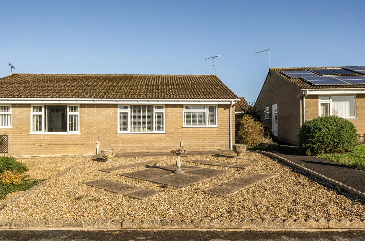 2 bed house for sale, Southgate Drive, Wincanton, BA9