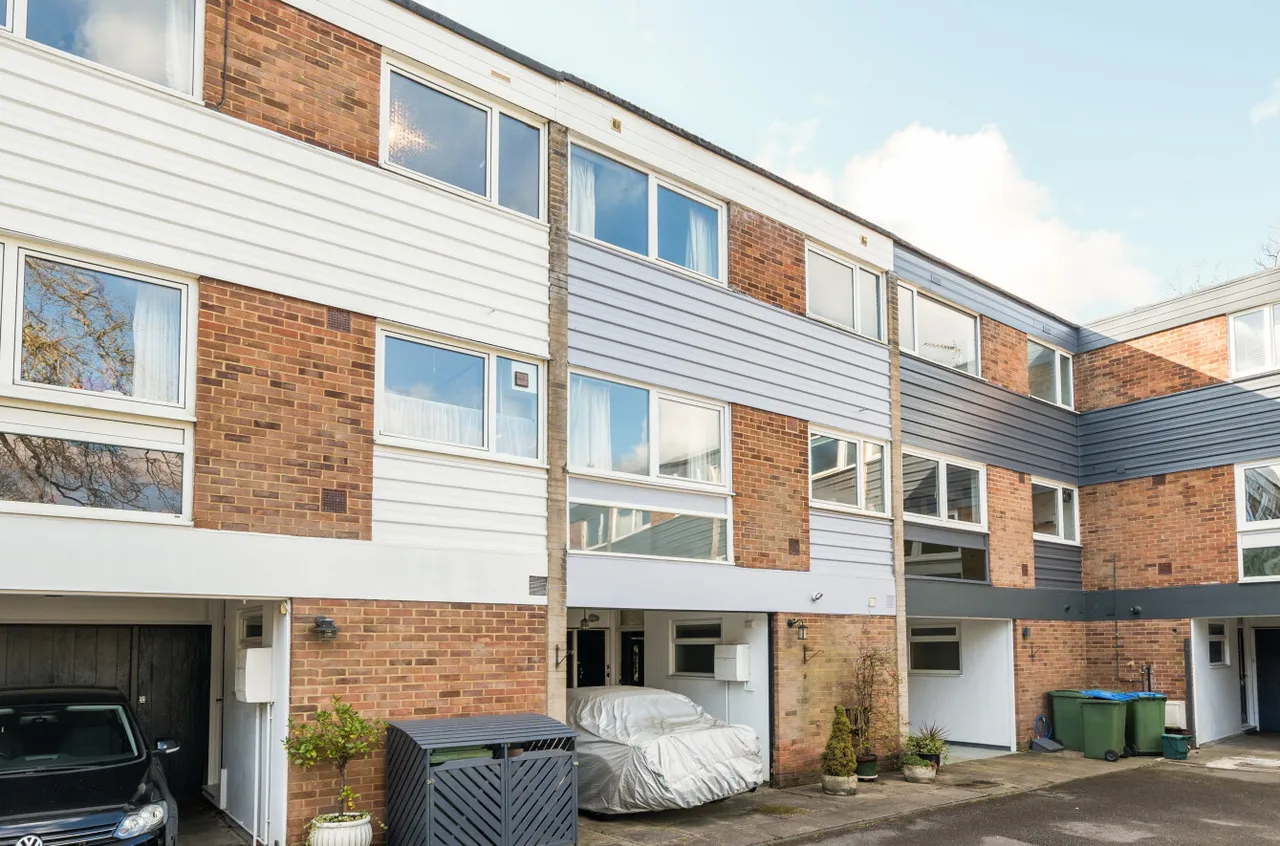 High Point, Weybridge, KT13, photo 17