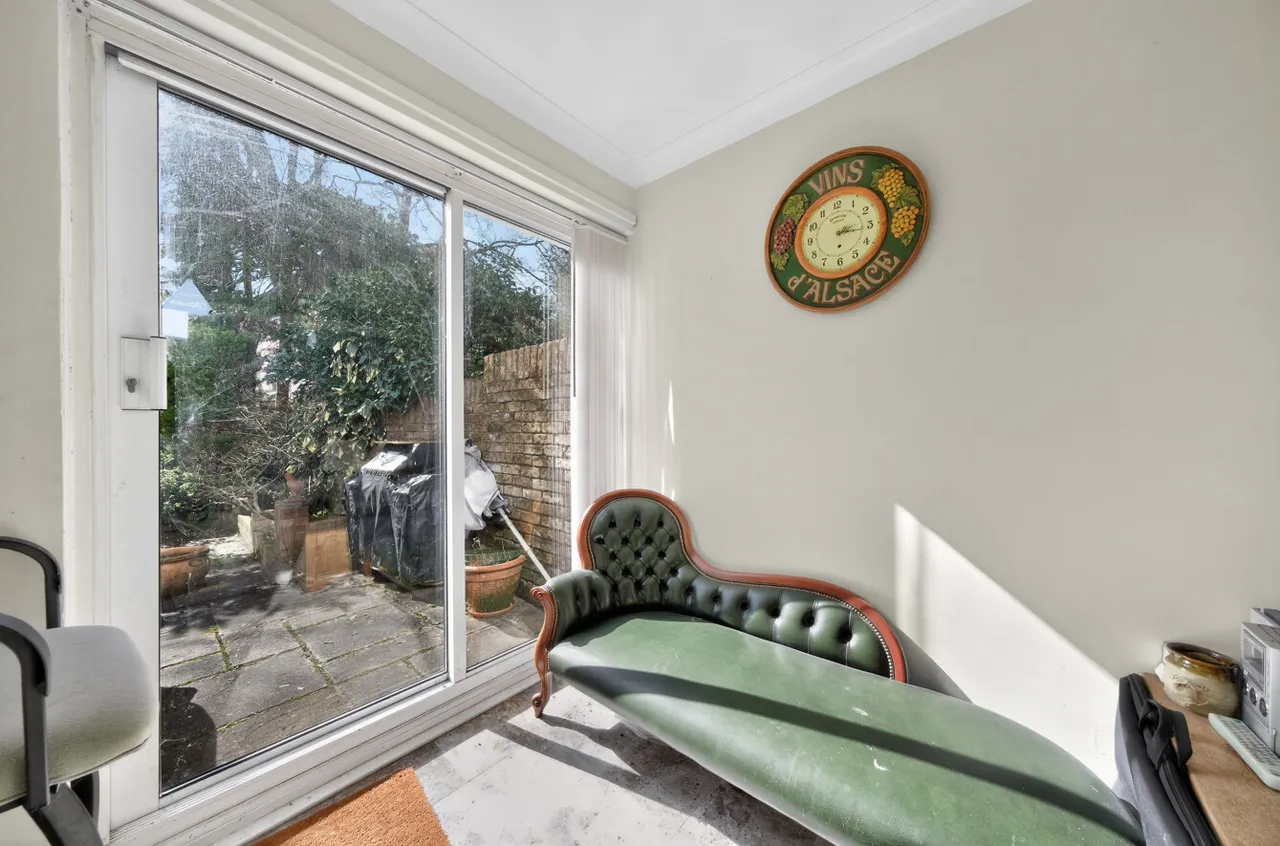 High Point, Weybridge, KT13, photo 13