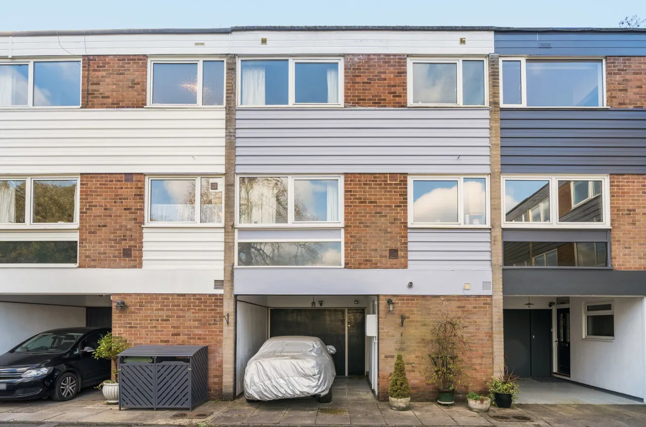 High Point, Weybridge, KT13, photo 18