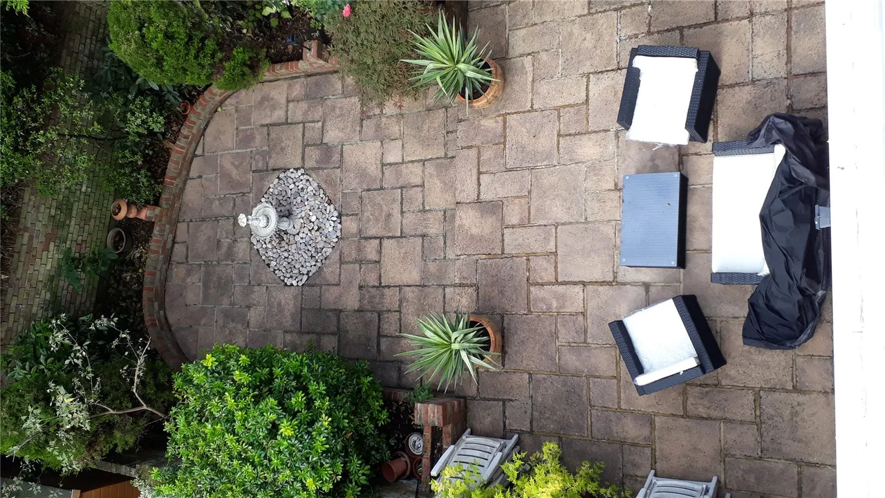 High Point, Weybridge, KT13, photo 26