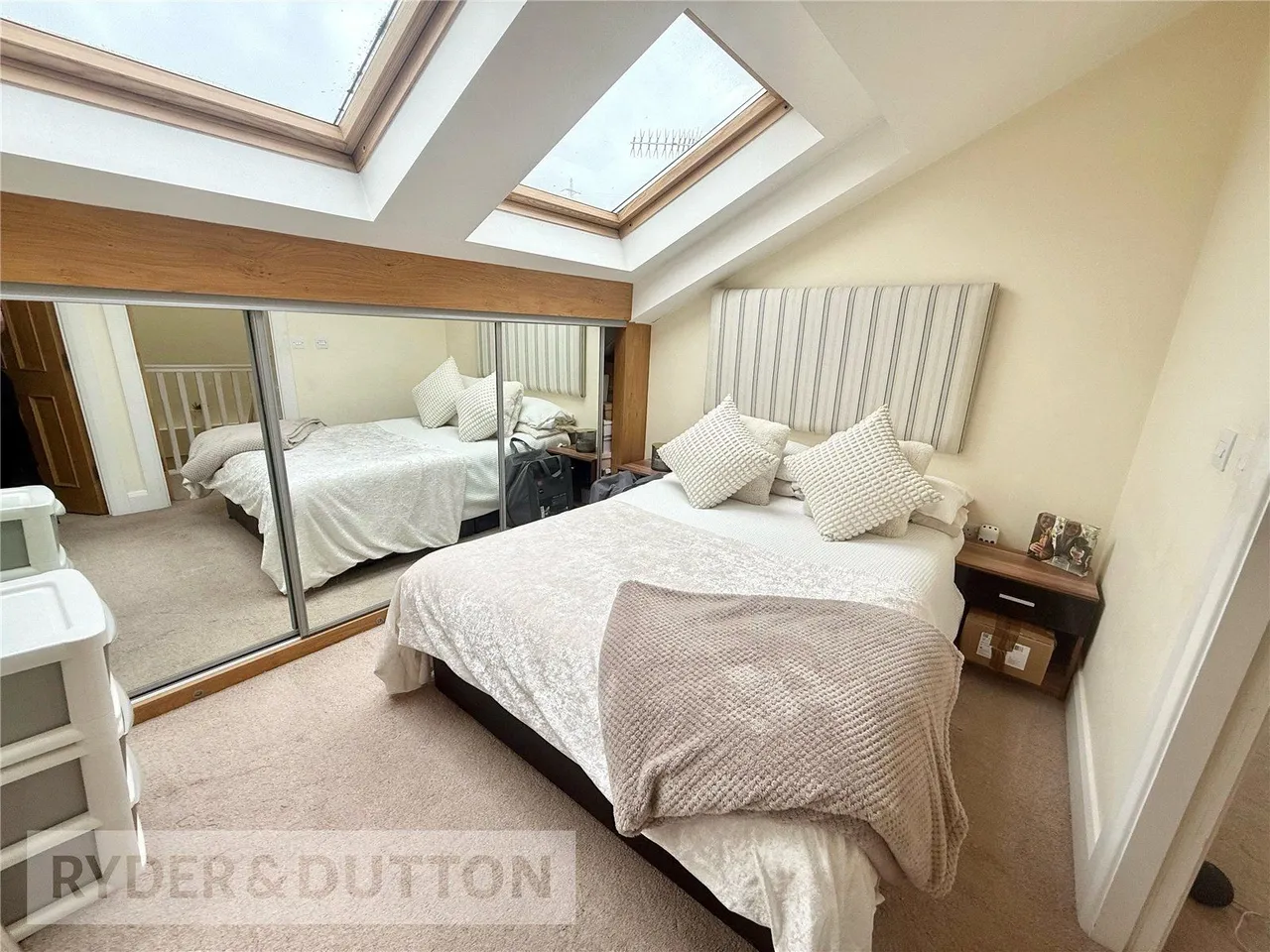 Slackcote Lane, Delph, OL3, photo 13