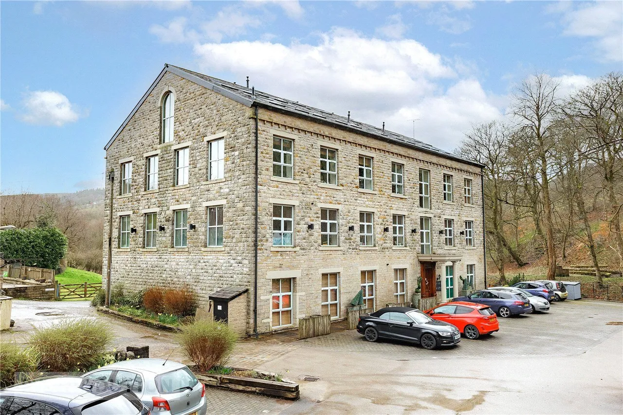 Slackcote Lane, Delph, OL3, photo 24