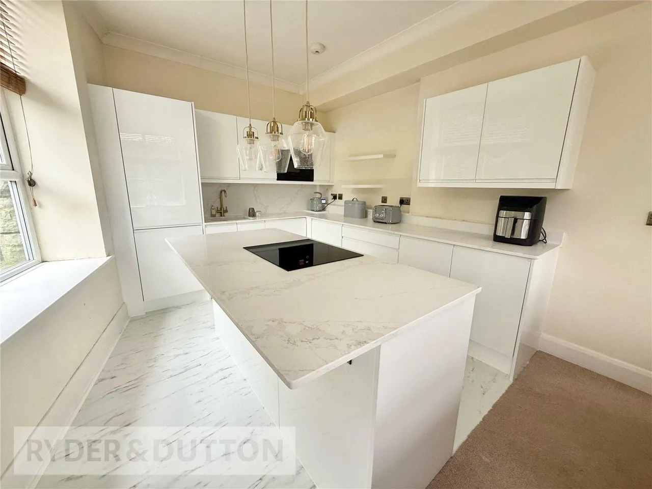 Slackcote Lane, Delph, OL3, photo 5