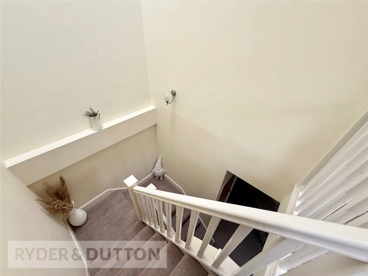 Slackcote Lane, Delph, OL3, photo 12