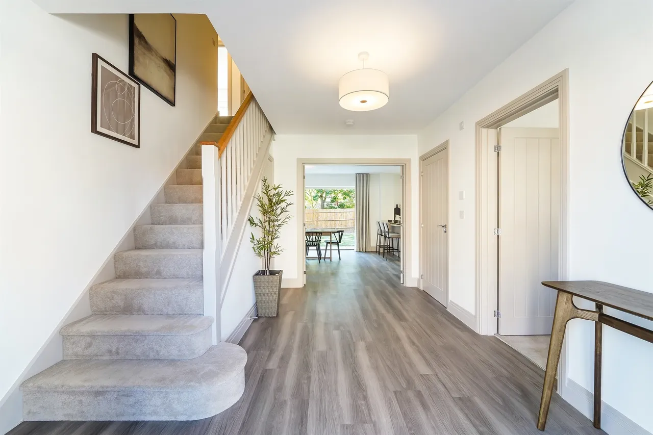 Headley Chase, Epsom, KT18, photo 4