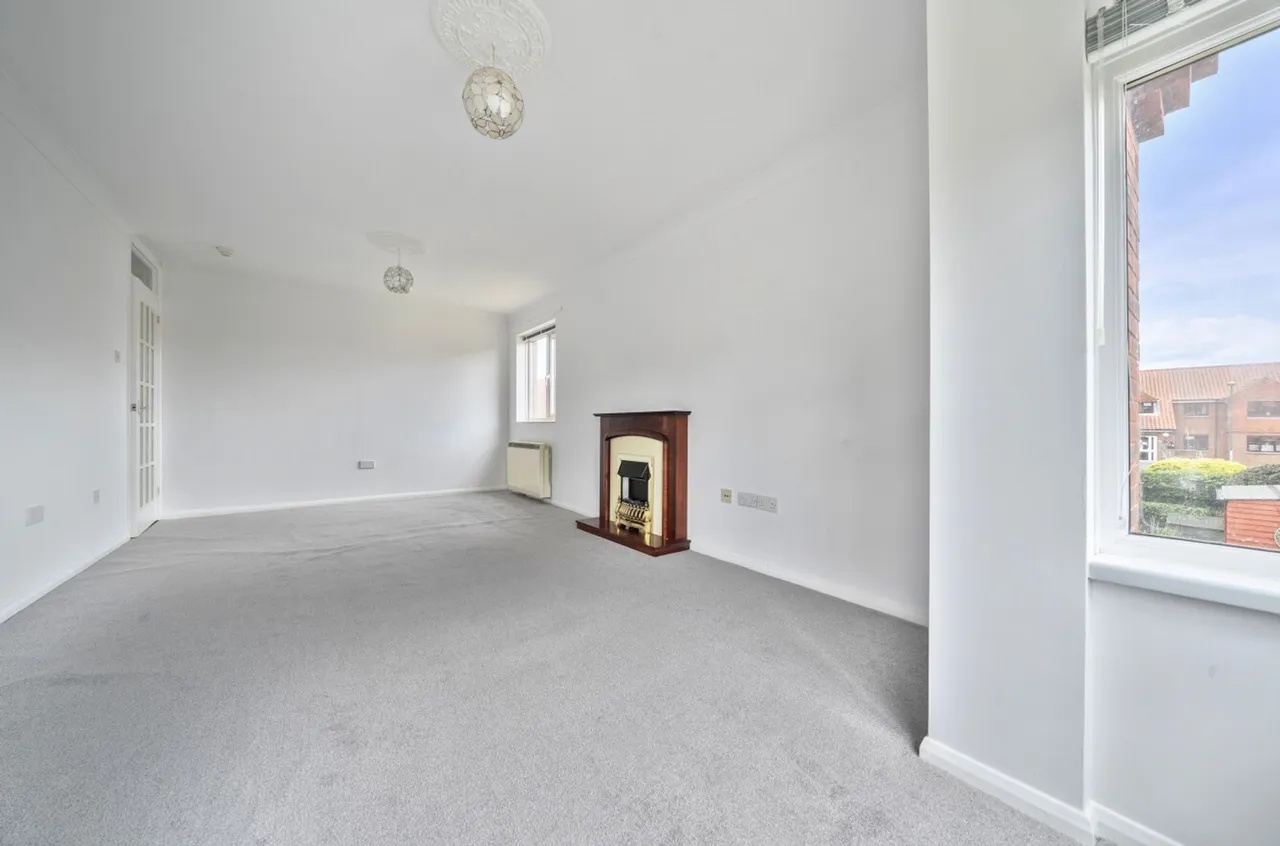 Priestley Way, Middleton-On-Sea, PO22, photo 3