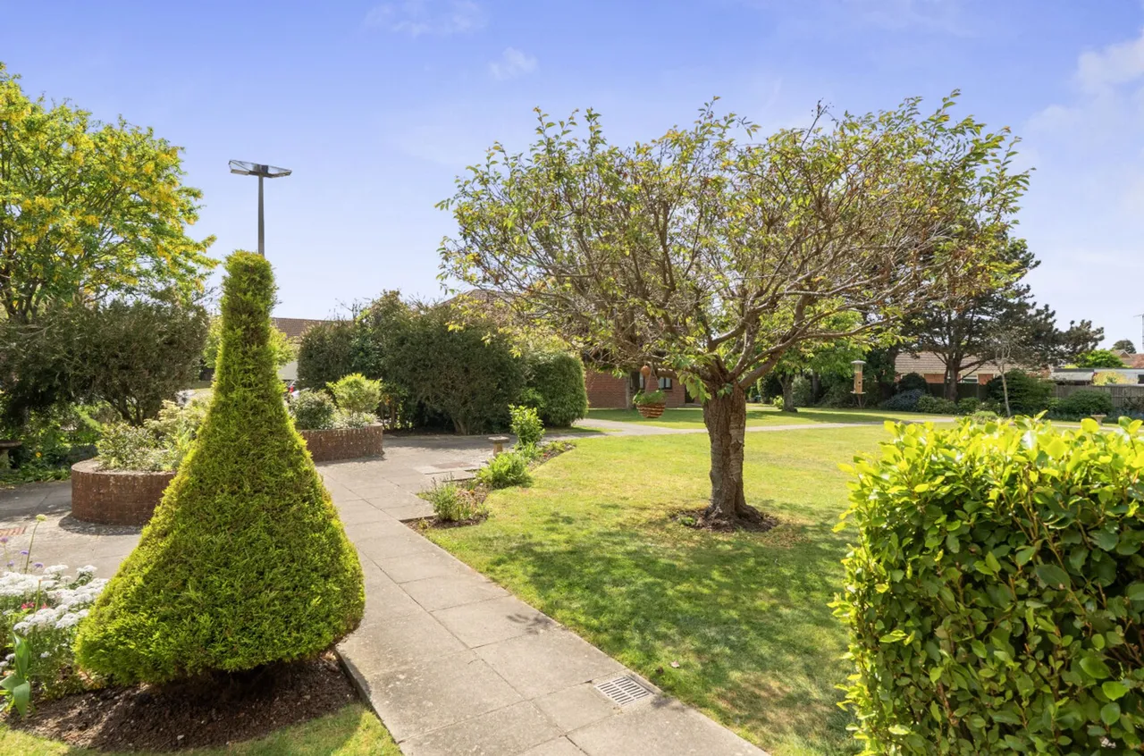 Priestley Way, Middleton-On-Sea, PO22, photo 2