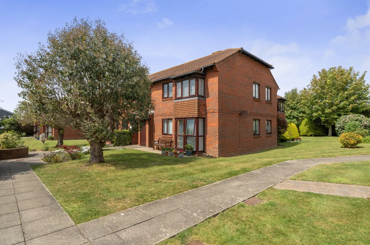 Priestley Way, Middleton-On-Sea, PO22, photo 13