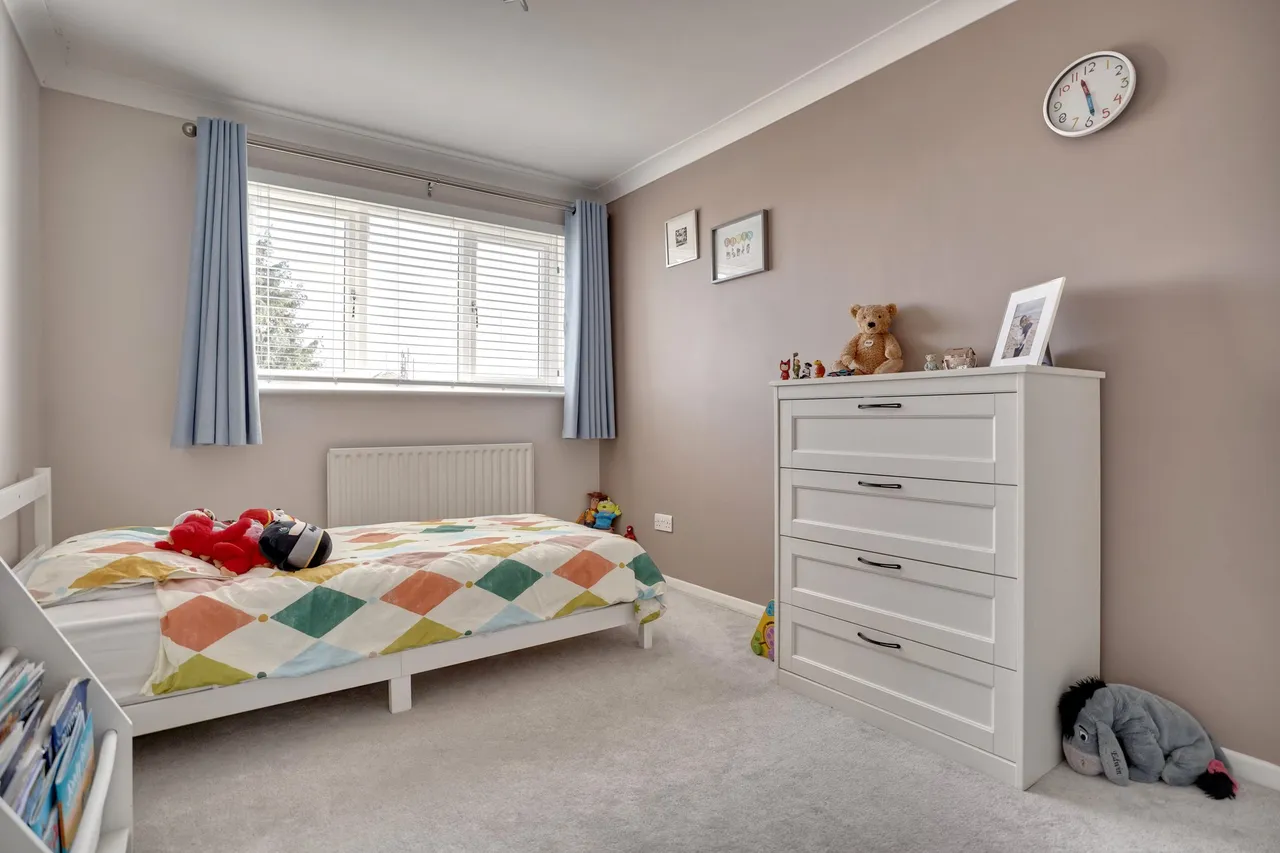 Walnut Tree Crescent, Sawbridgeworth, CM21, photo 8