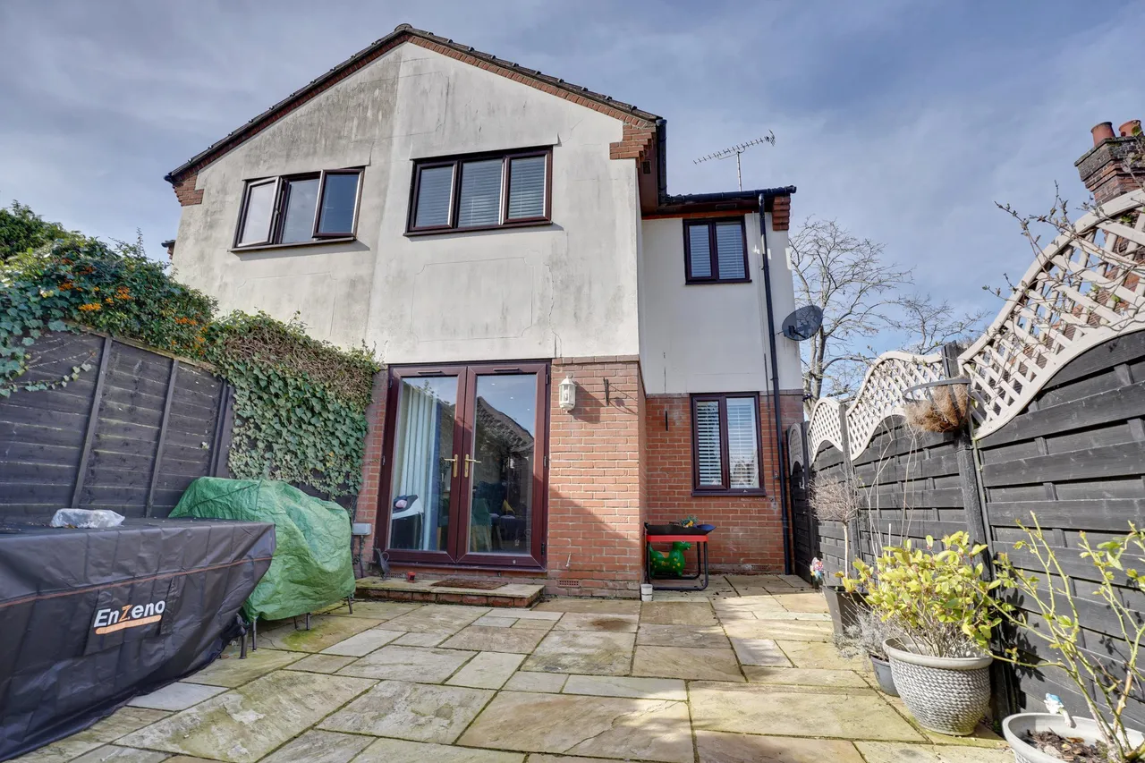 Walnut Tree Crescent, Sawbridgeworth, CM21, photo 12