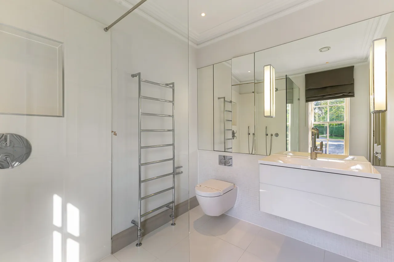 Princes Drive, Oxshott, KT22, photo 16