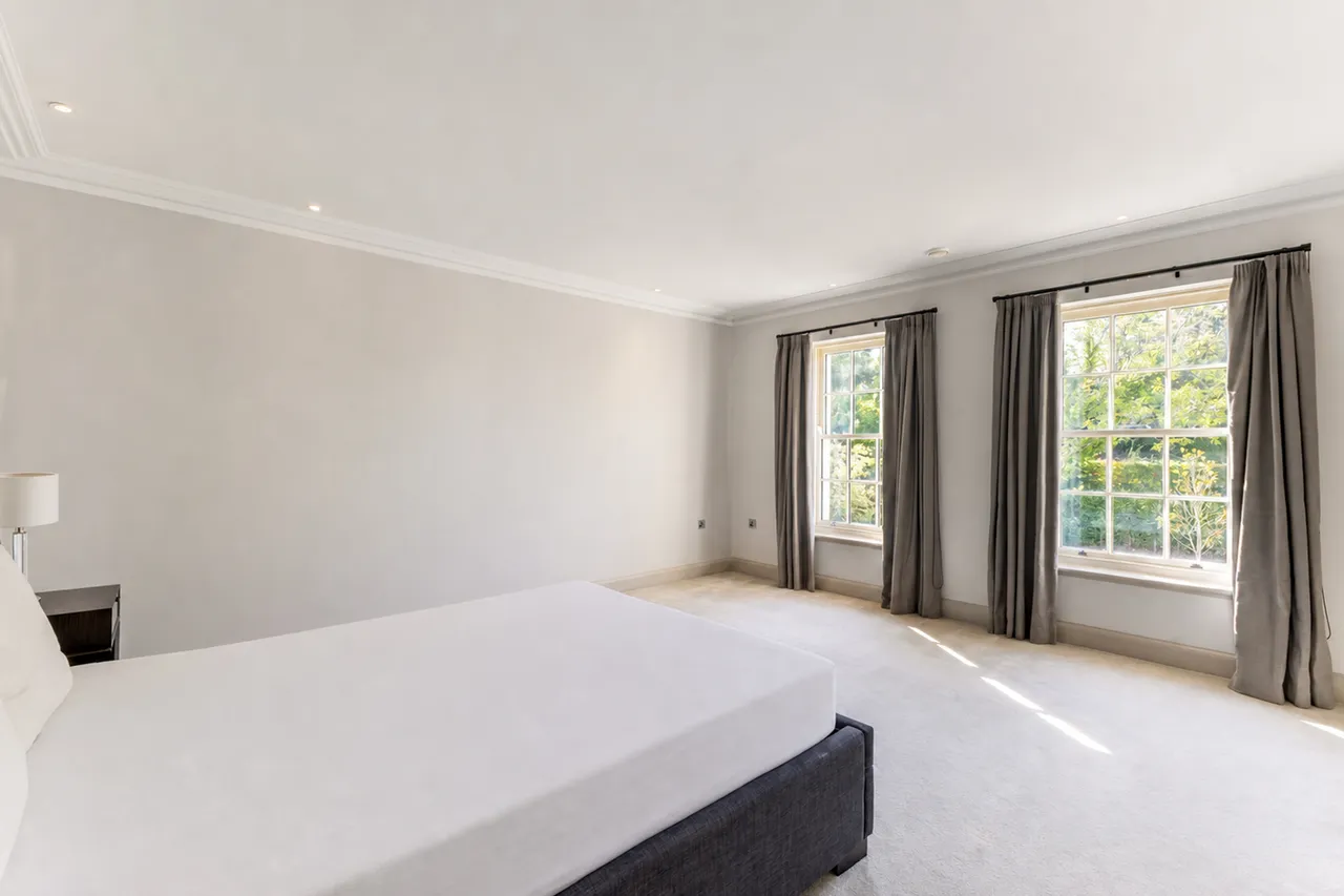 Princes Drive, Oxshott, KT22, photo 14