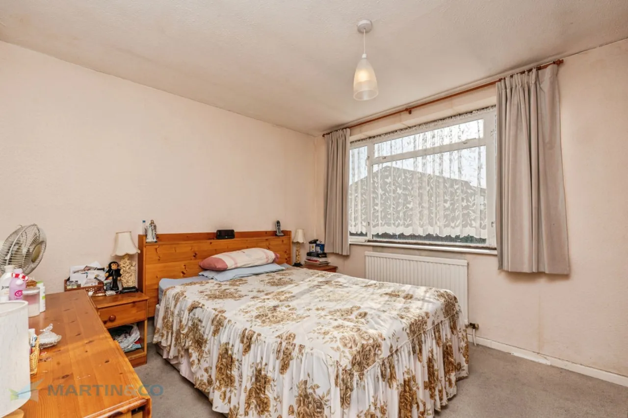 Woking, Surrey, photo 10