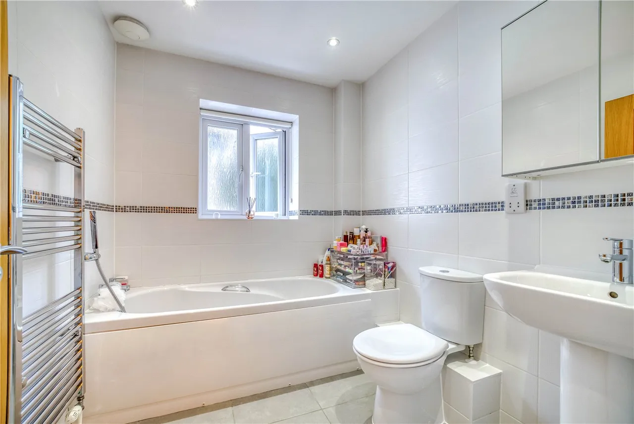 Cherry Close, Ashley Cross, Poole, Dorset, BH14, photo 11