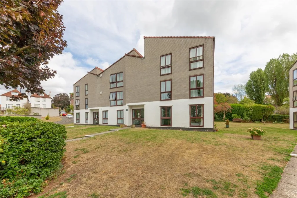 3 bed flat for sale — 8, Southfield Court, Westbury-on-Trym, Bristol, BS9 3BL