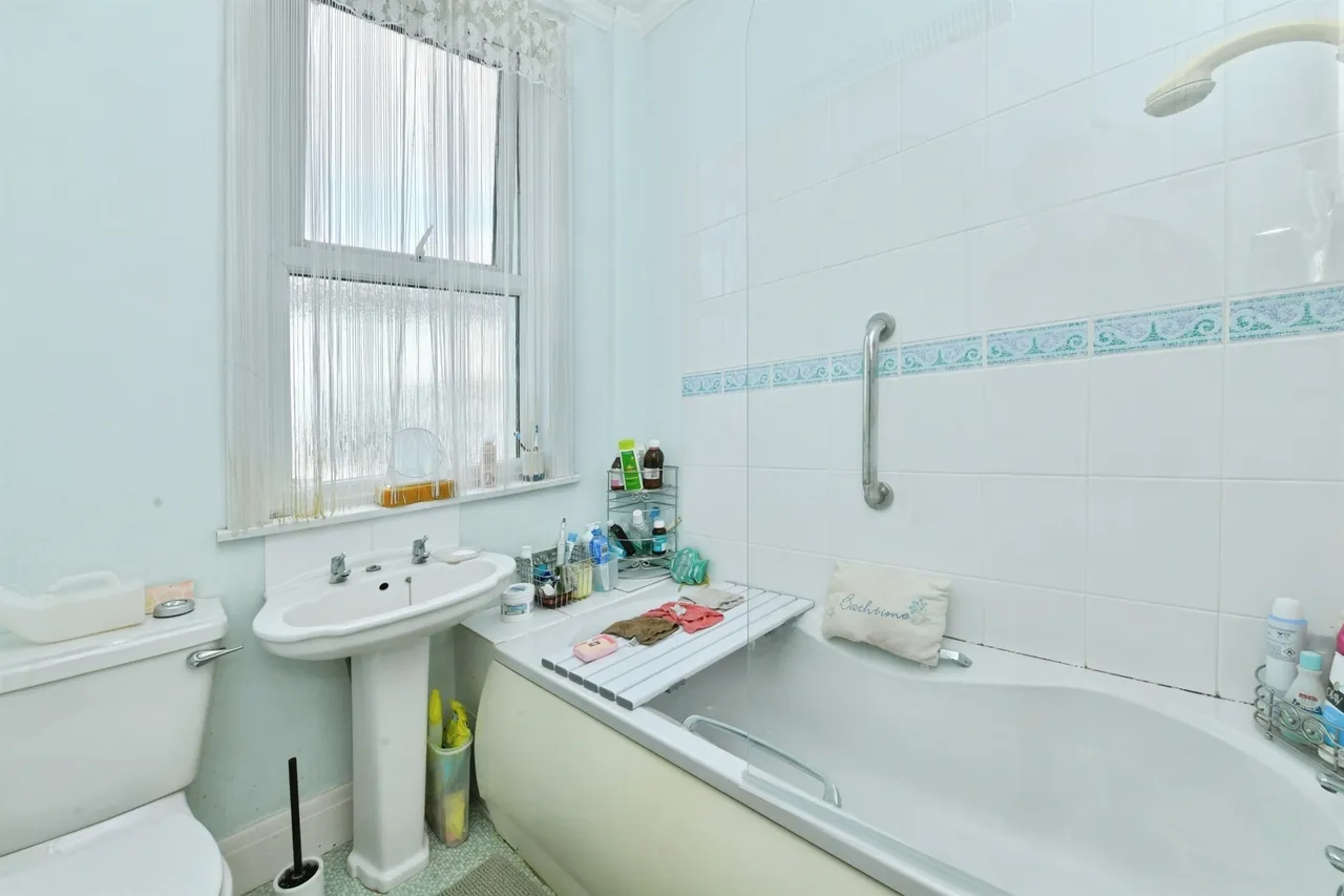 East Park Avenue, Plymouth, PL4, photo 15