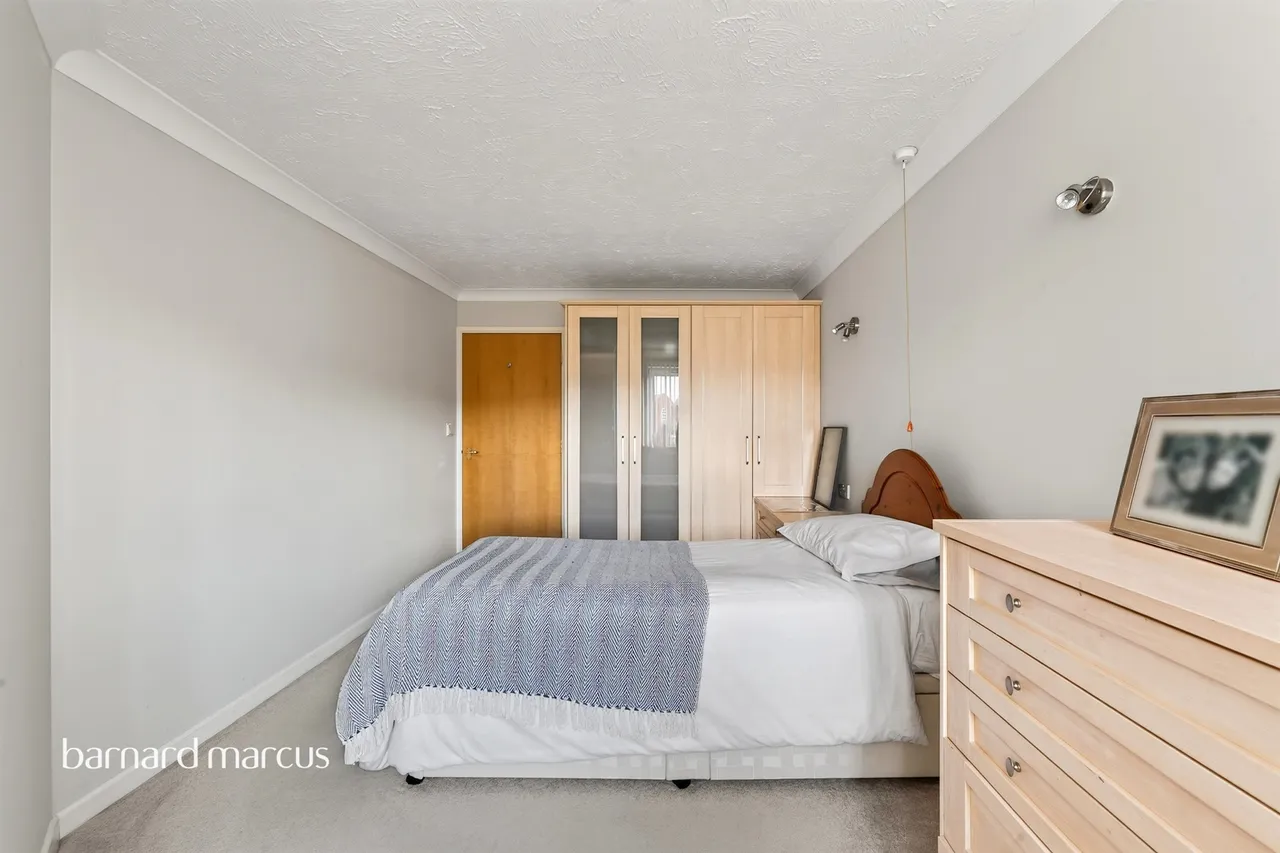 The Grove, Epsom, KT17, photo 8