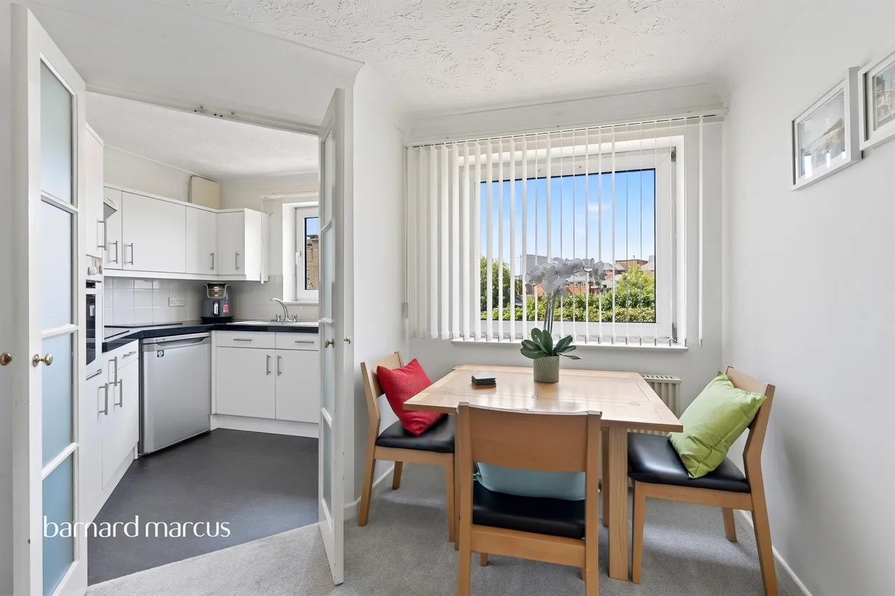 The Grove, Epsom, KT17, photo 5