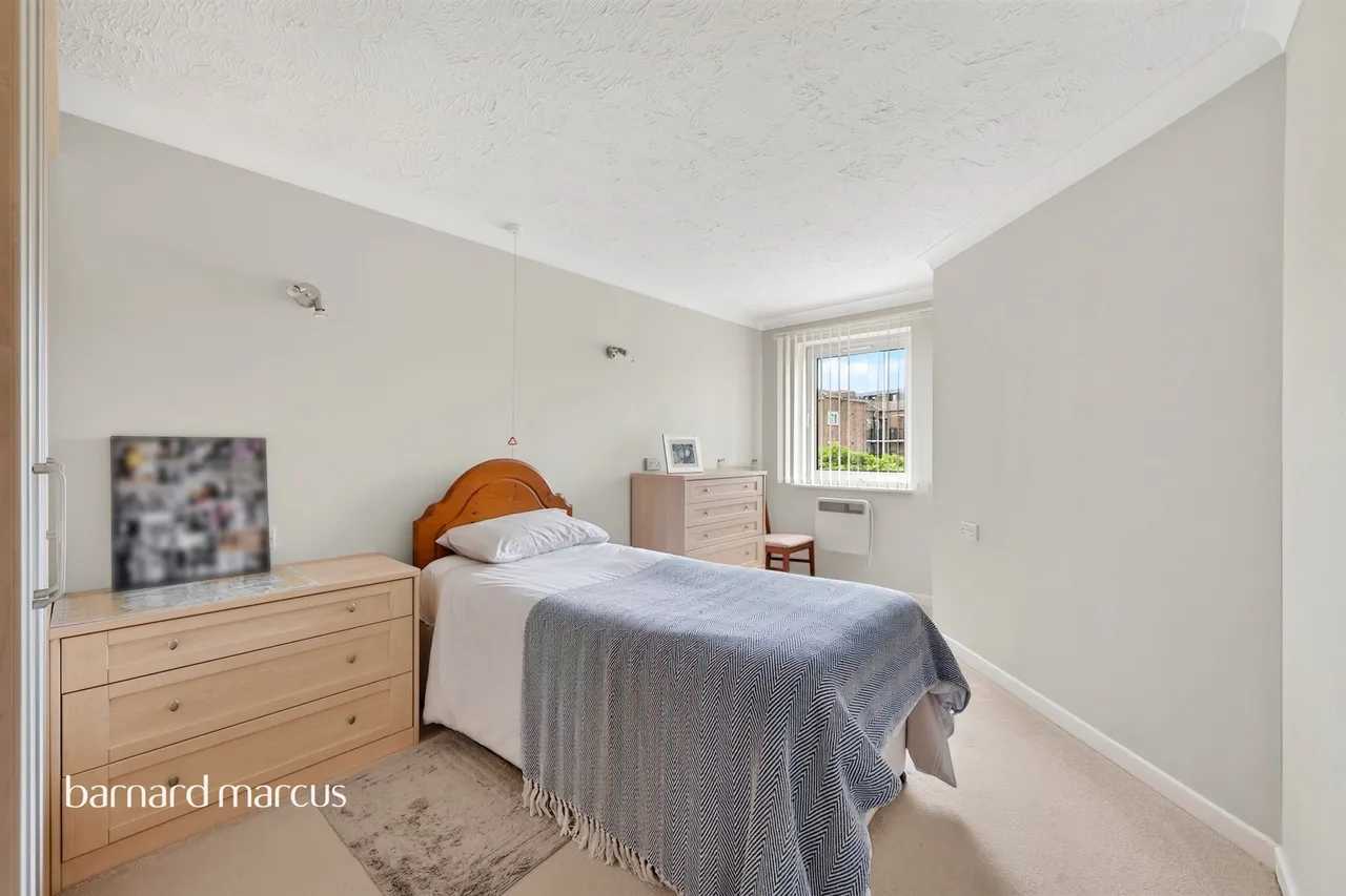 The Grove, Epsom, KT17, photo 7