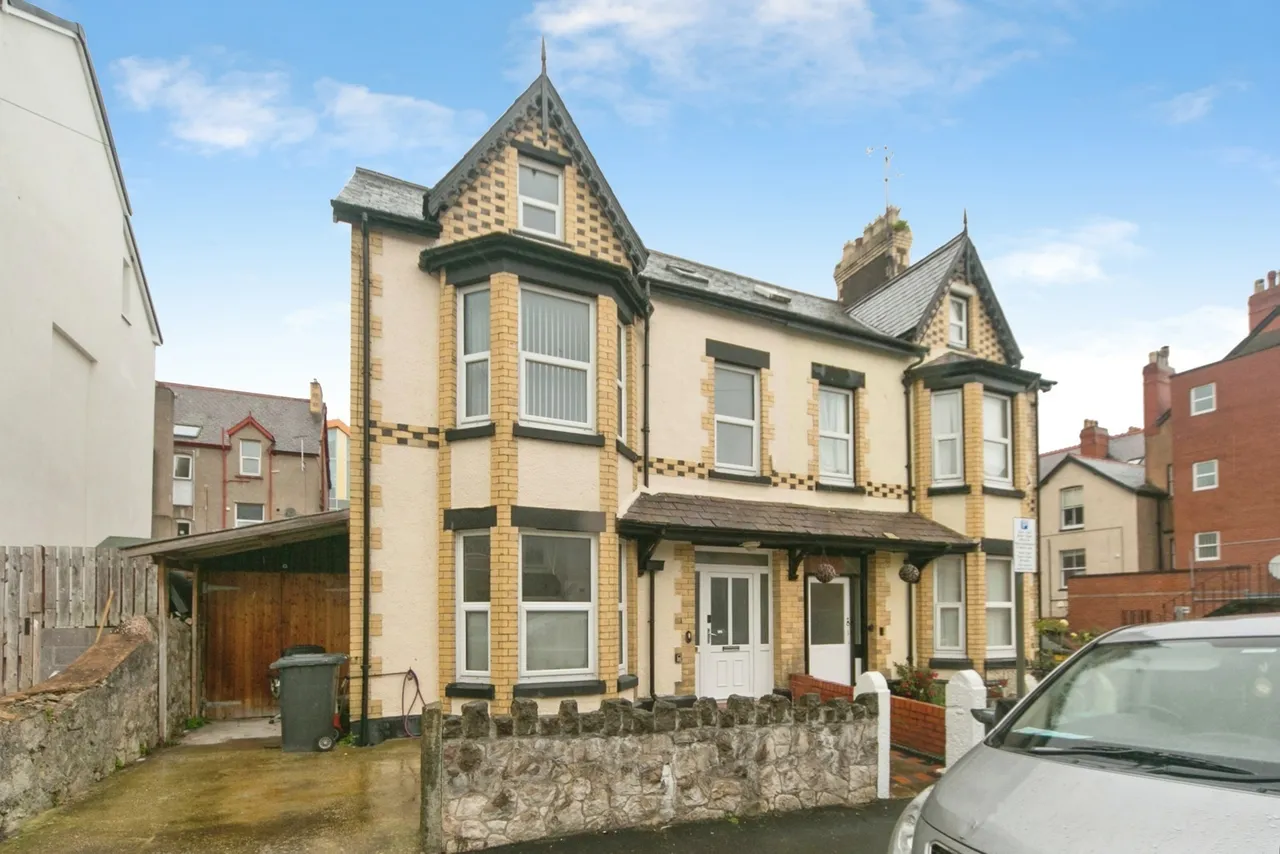 Llewelyn Road, Colwyn Bay, LL29, photo 19