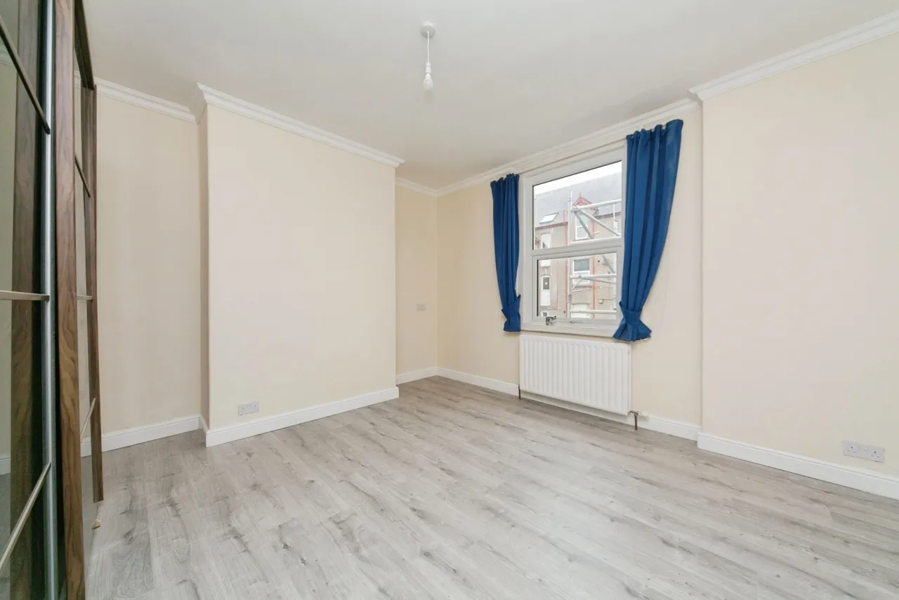 Llewelyn Road, Colwyn Bay, LL29, photo 8