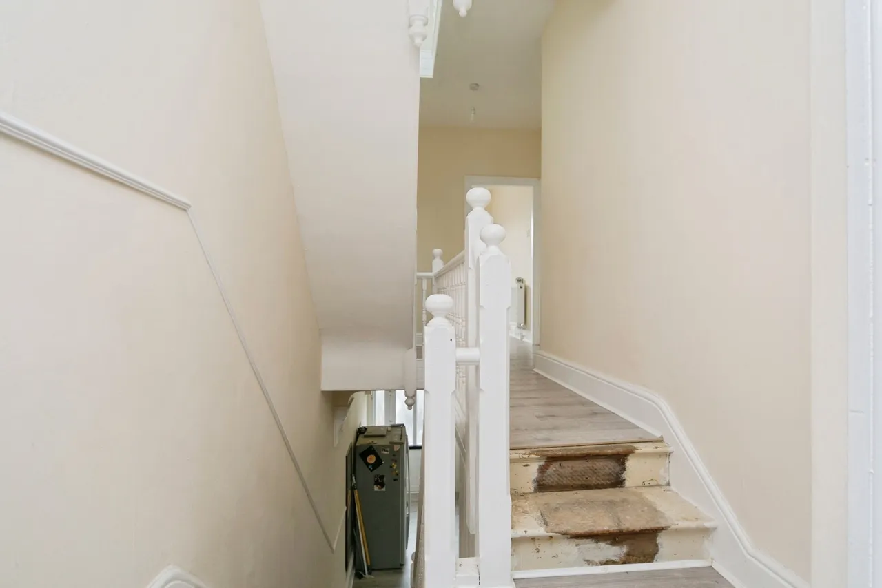 Llewelyn Road, Colwyn Bay, LL29, photo 15