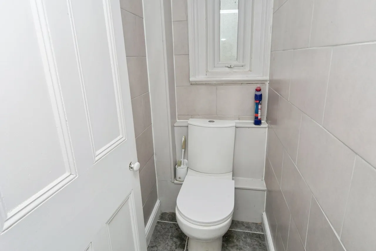 Llewelyn Road, Colwyn Bay, LL29, photo 13
