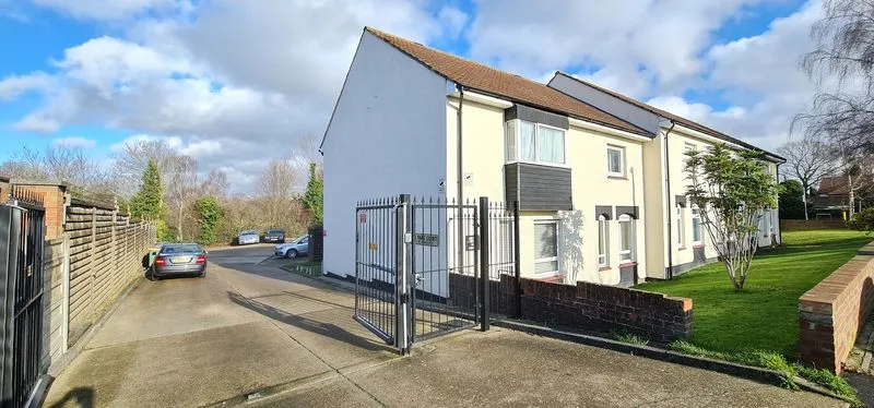 Uplands Park Road, Rayleigh, Essex, SS6 8AY, photo 12