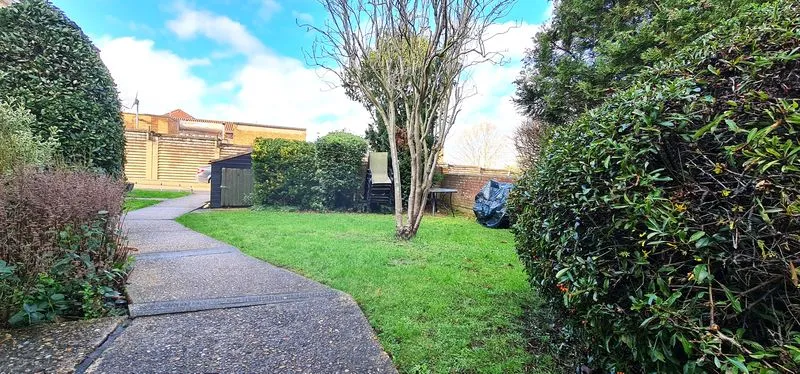 Uplands Park Road, Rayleigh, Essex, SS6 8AY, photo 14
