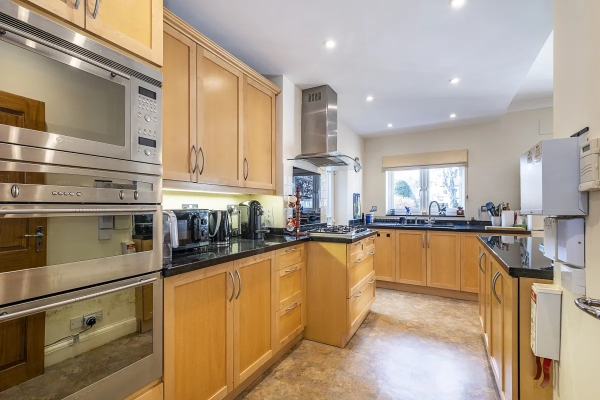 Sandbourne Avenue London SW19, photo 6