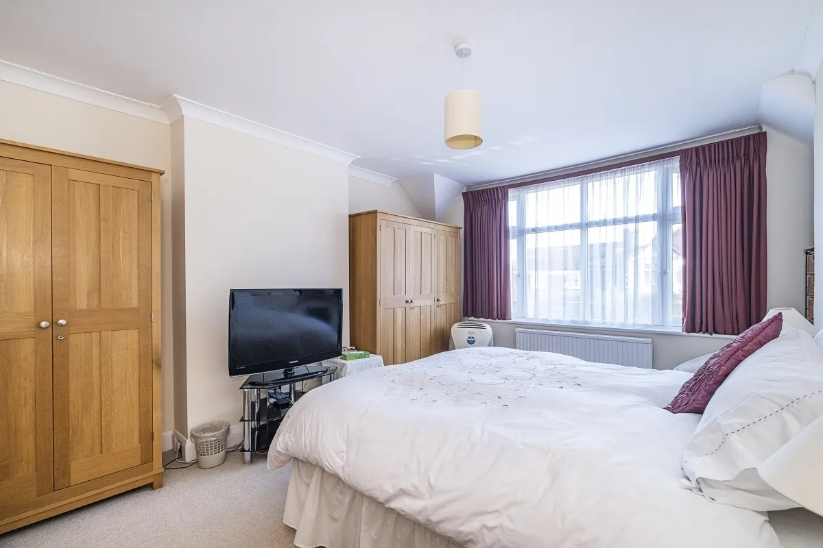Sandbourne Avenue London SW19, photo 11