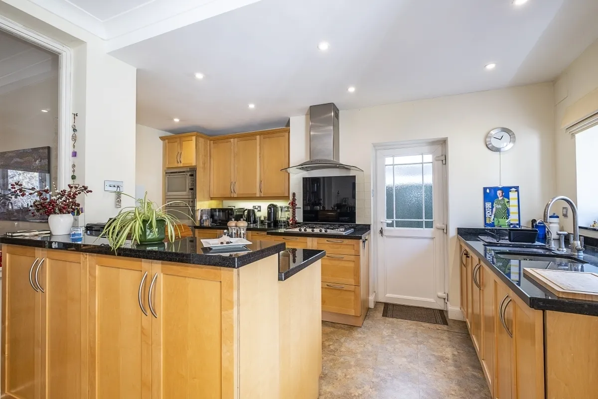 Sandbourne Avenue London SW19, photo 8