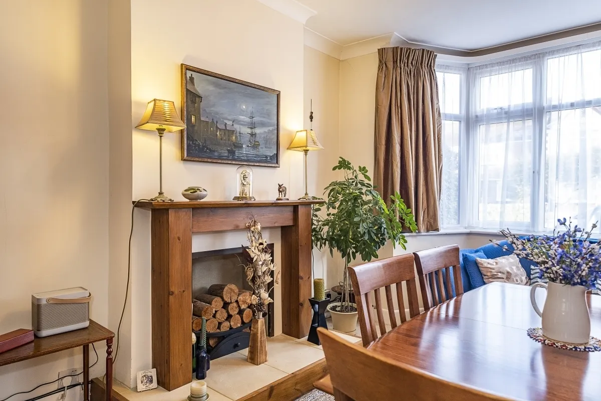 Sandbourne Avenue London SW19, photo 3