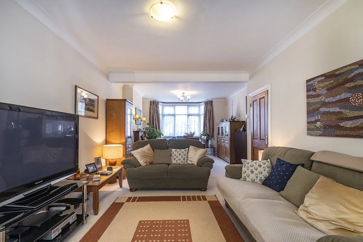 Sandbourne Avenue London SW19, photo 2