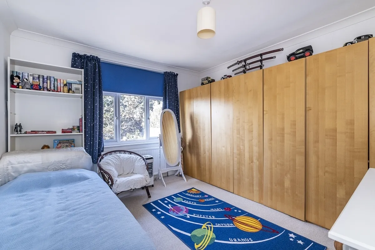Sandbourne Avenue London SW19, photo 12