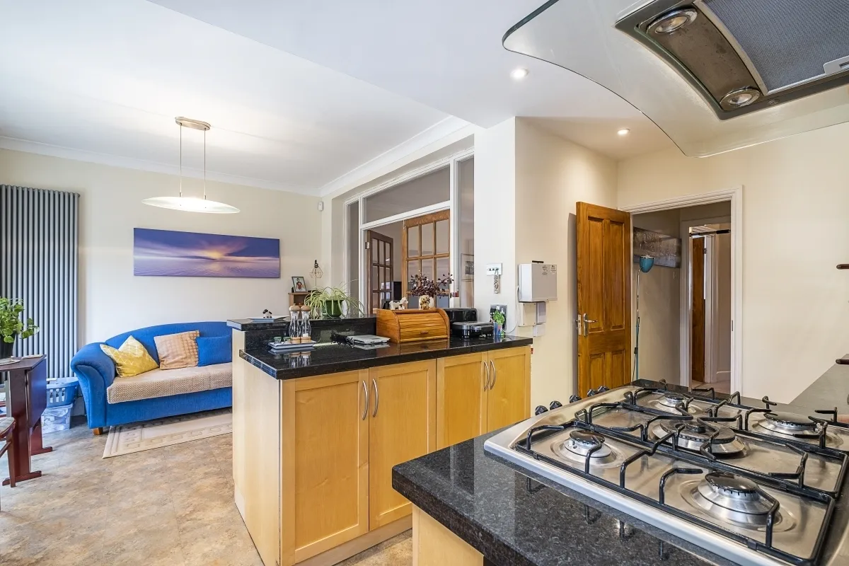 Sandbourne Avenue London SW19, photo 9